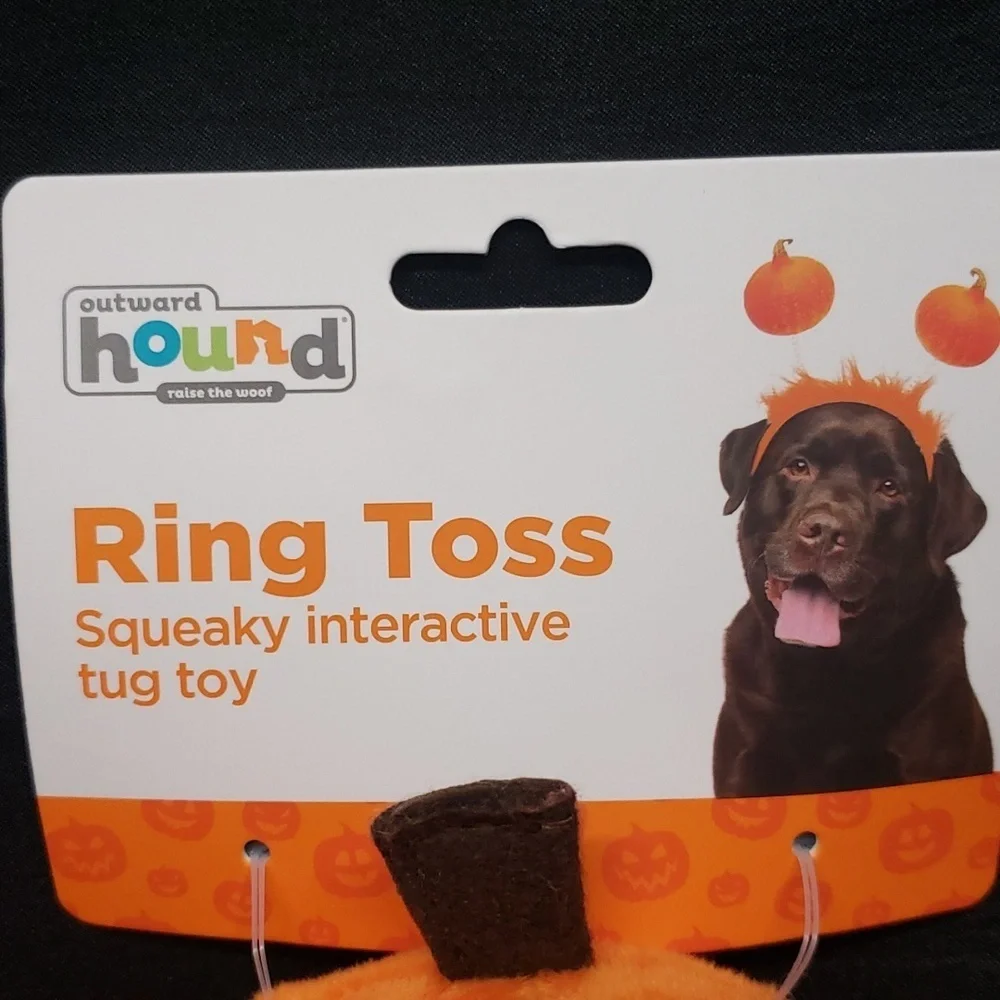 Outward Hound NWT Ring Toss Squeaky Interactive Tug Toy for Dogs